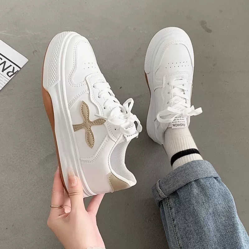 Кроссовки женская 2024 новая корейская версия мягкой подошвы маленькая белая обувь дикая плоская обувь повседневная спортивная обувь на работе мягкая подошва супер мягкая