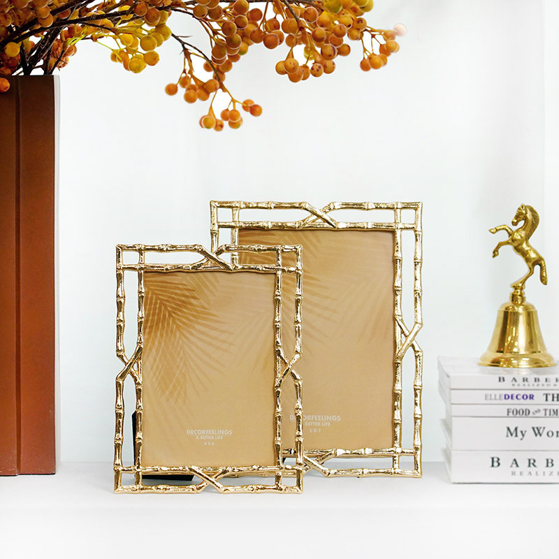 European Retro Photo Frame, Old Metal Carving, Anti-Oxidation and Anti-Fading, Creating a Luxurious Decorative Picture Frame for Aristocratic Study