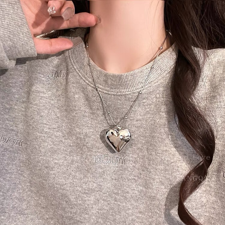 嘻哈小众甜酷风爱心吊坠项链锁骨链女秋冬新款辣妹皮质心形毛衣链|undefined
