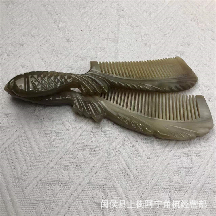 Natural Goat Horn Comb 21cm Handled Massage Comb for Hair Portable Detangling Beauty Comb key features
