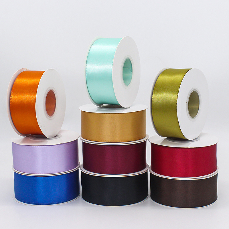 공장 도매 4CM 양면 폴리 에스테르 리본 DIY 헤어 액세서리 리본 꽃다발 소재 선물 상자 포장 리본 리본 리본