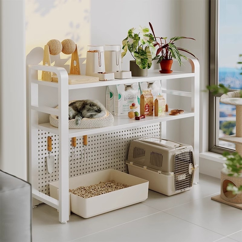 Estante sobre la caja de arena para gatos
