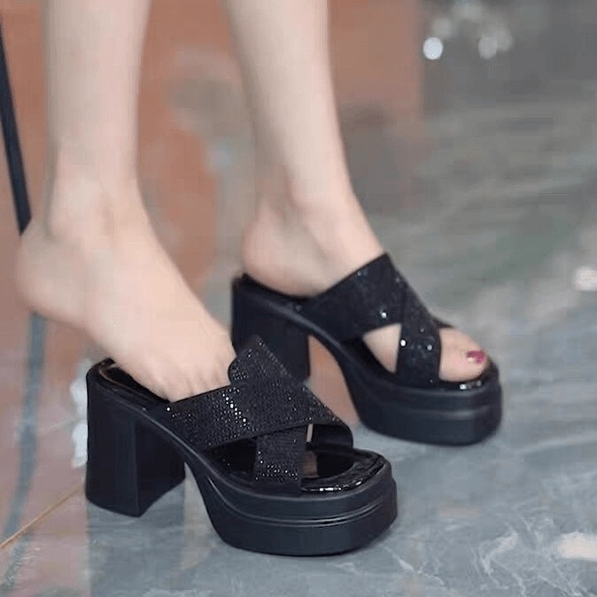 Fashionable Thick-Soled Height-Increasing Slip-On Sandals for Women, 2026 Summer New Style with Rhinestones, Chunky Heel, Popular Model for Petite Individuals Fashionable Thick-Soled Height-Increasing Slip-On Sandals for Women, 2026 Summer New Style with Rhinestones, Chunky Heel, Popular Model for Petite Individuals