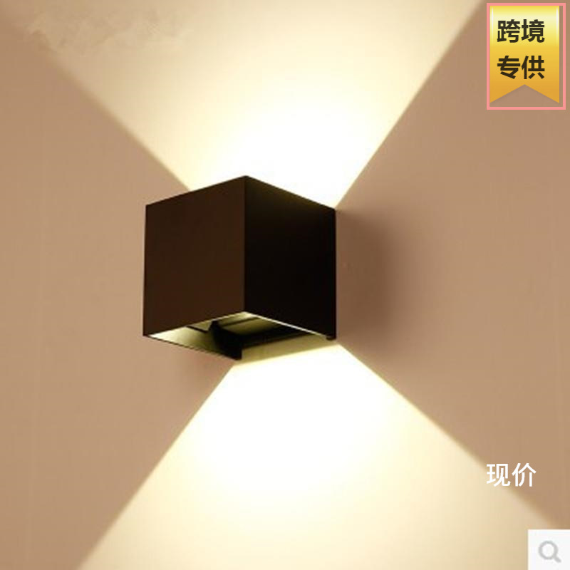 Lámpara de pared para exteriores Lámpara de sensor de balcón impermeable Lámpara de pared de puerta de patio al aire libre Lámpara de pared de pared de decoración de jardín de villa