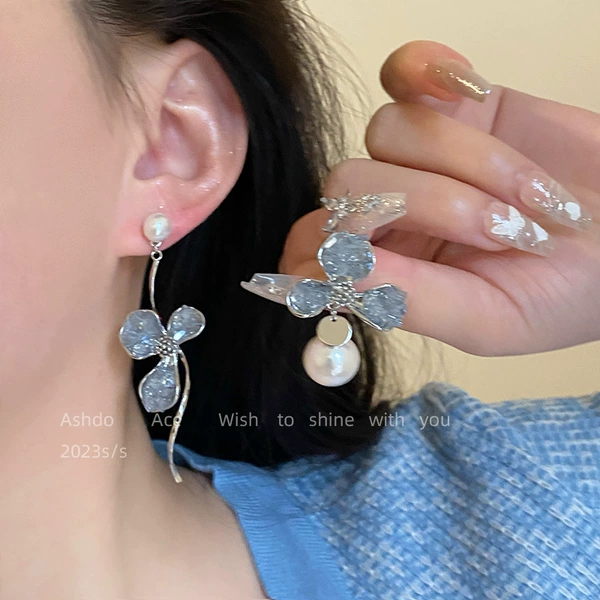 E458 Asymmetric Tassel