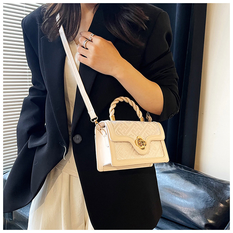 Korean style fresh 2025 Spring/Summer trendy and fashionable crossbody handbag for women, single-shoulder light luxury chanel-style bag undefined