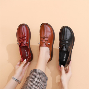 2023 New Mom Shoes Soft Sole Middle-Aged and Elderly Grandma Flat Bottom Plaid Non-Slip Lightweight Women Wholesale