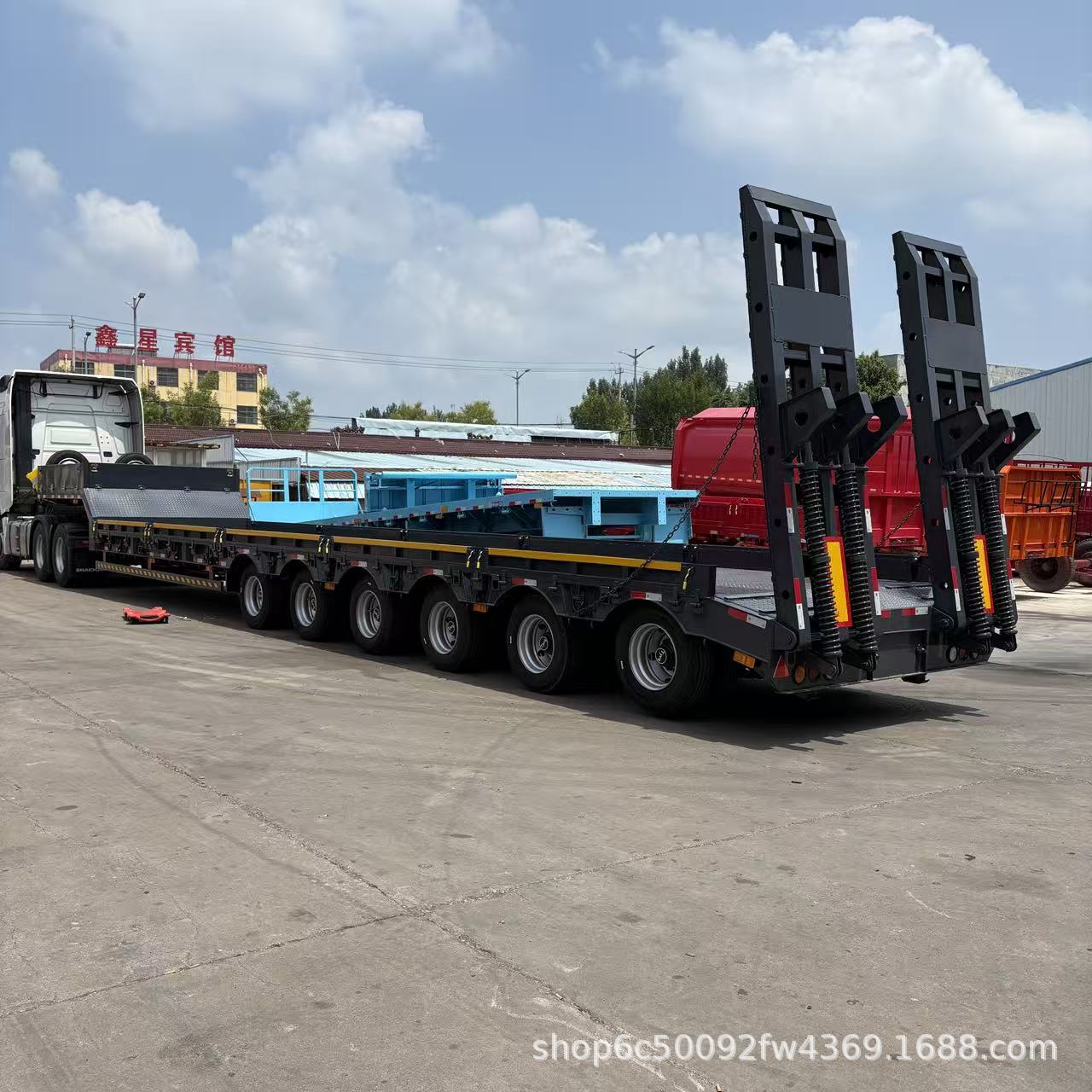 17m Multi-Axis Lowbed Trailer for Large Equipment Transport, Transport of Excavators and Loaders, Heavy Construction Machinery