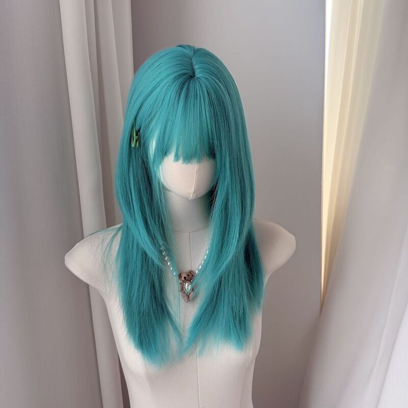 Cool-toned turquoise green medium-long hair wig with bangs, layered cut, two-dimensional style, unique blue-green full wig Cool-toned turquoise green medium-long hair wig with bangs, layered cut, two-dimensional style, unique blue-green full wig