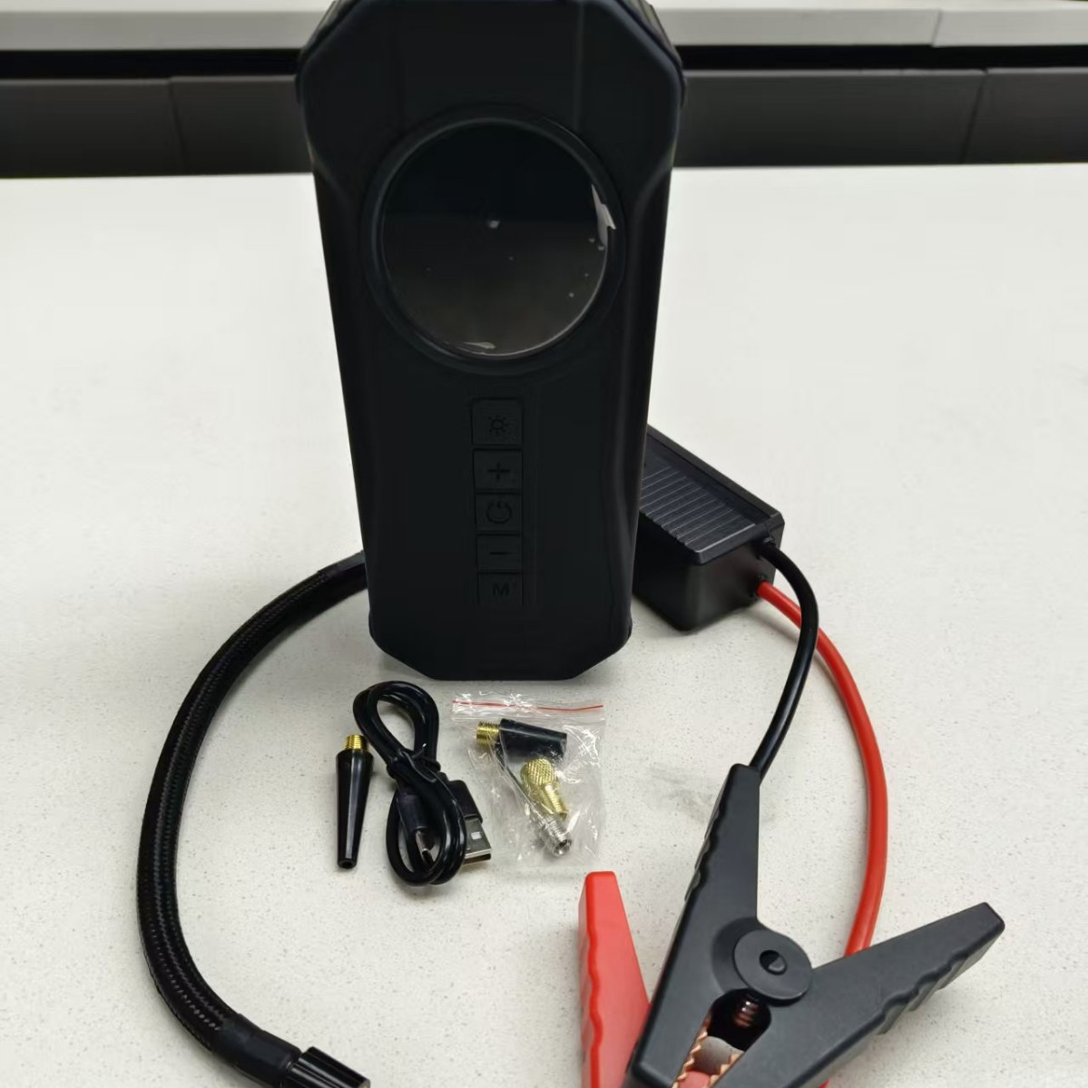 Nuevo automóvil transfronterizo portátil bomba de aire montada en el automóvil eléctrica inalámbrica pantalla digital mini bomba de aire pantalla digital