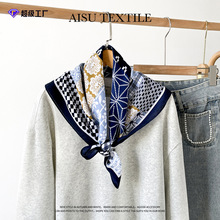 蓝色服装搭配豹纹头巾围巾人字纹高级感丝巾女印花方巾批发定制