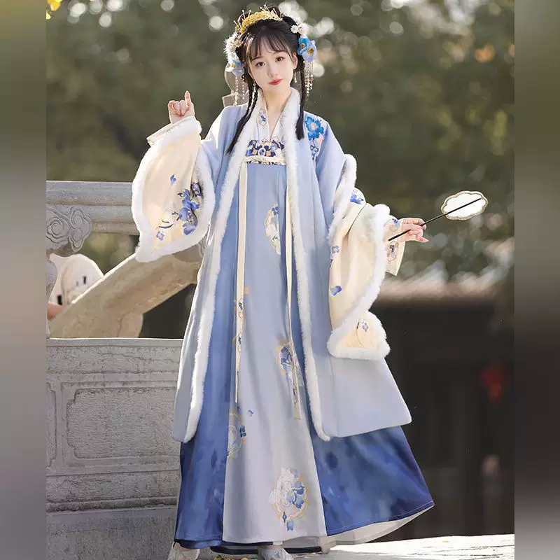 Hanfu, warm cloak
