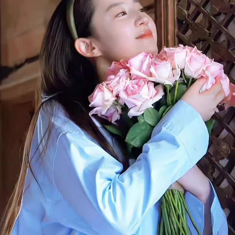 Go to the fashionable place Xu Hongdou same style blue bouquet shirt dress for women Spring lazy loose mid-length Go to the fashionable place Xu Hongdou same style blue bouquet shirt dress for women Spring lazy loose mid-length