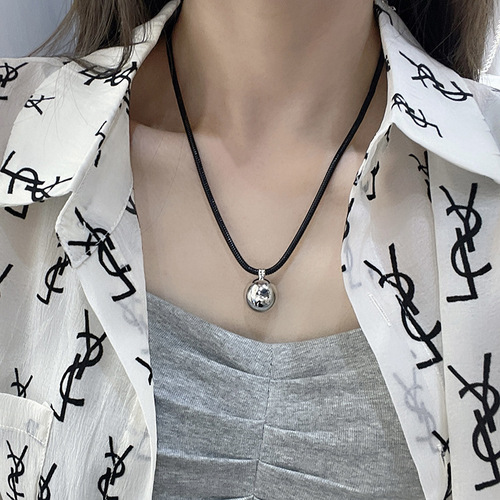 Round ball hemp rope necklace for women, cold and indifferent style, high-grade, light luxury, small design, clavicle chain, sweater chain 