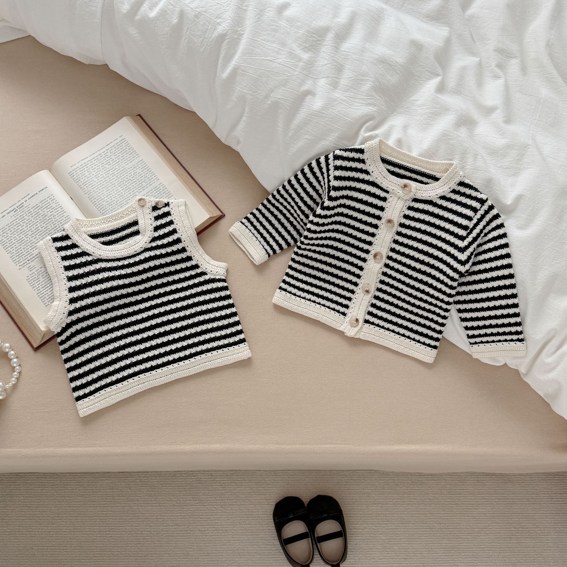 Striped Vest Cardigan for Infants and Toddlers, Spring and Autumn, Pure Cotton, Fashionable and Versatile Two-Piece Set for Boys and Girls