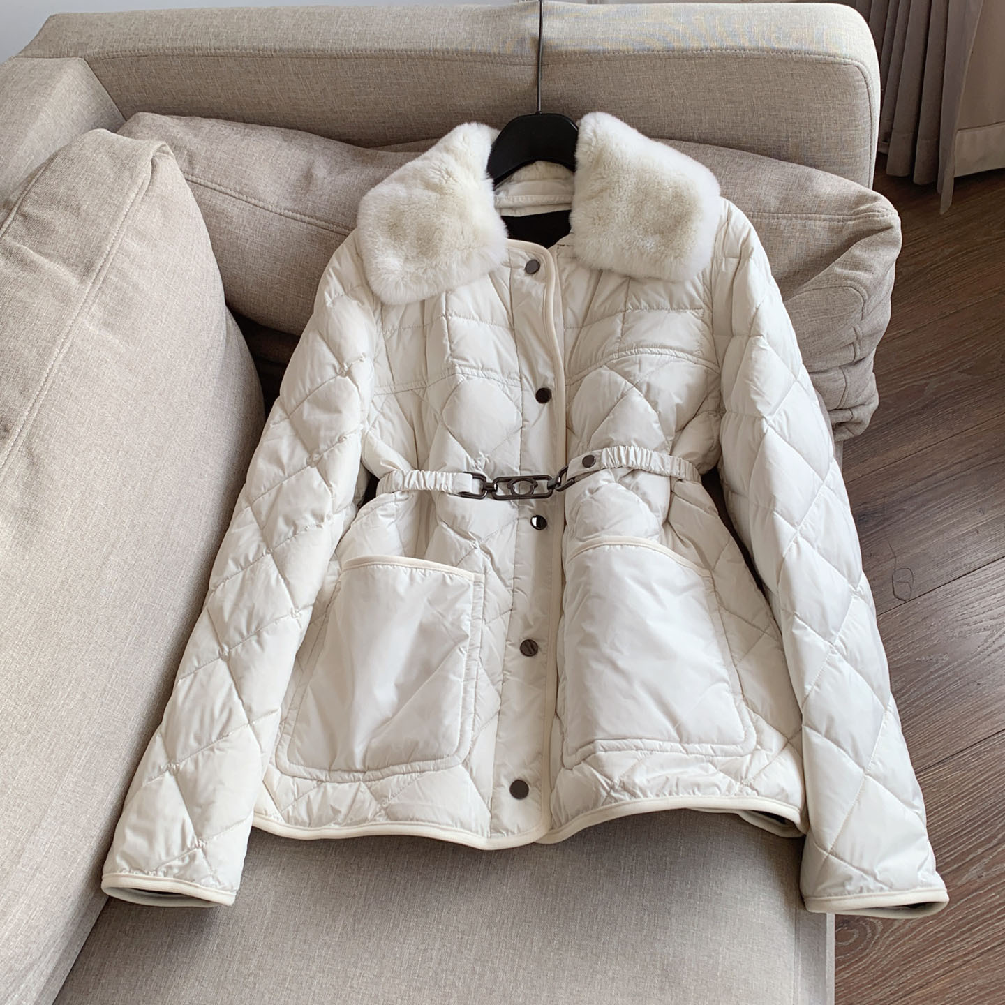 2025可拆卸毛领菱形格气质通勤收腰鹅绒服休闲羽绒外套H13DY96790