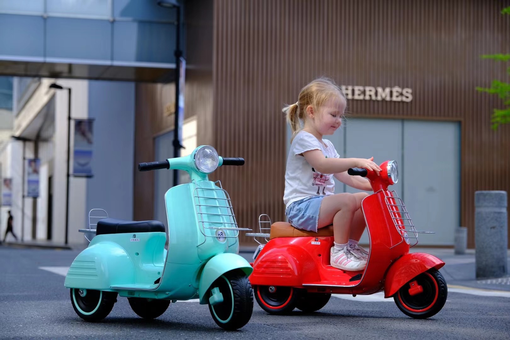 儿童电动摩托车