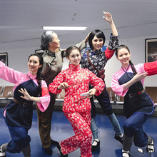 �Γ���r���b���շ����Nɽ���������l��nӢ����ݳ����b