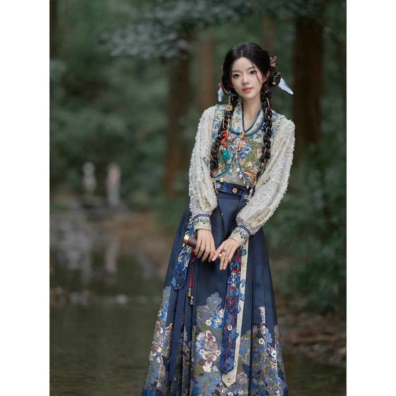 十三余小豆蔻儿[蛇沼鬼城-盗墓笔记联名] 马面裙套装新款汉服女夏|undefined