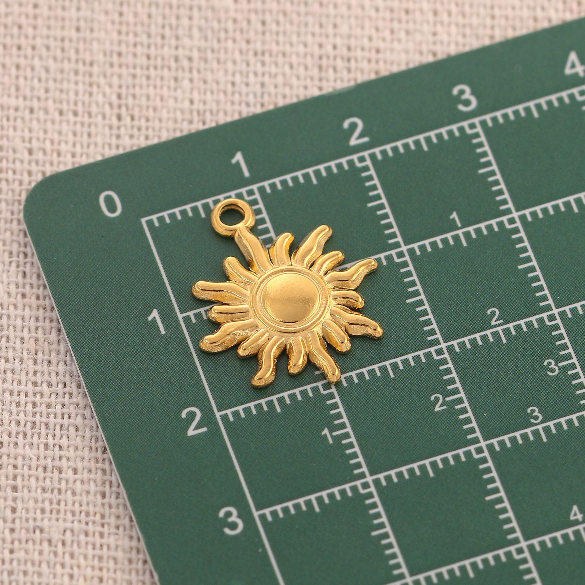 18g Weight Pendant Jewelry Making Type 1 Piece 17 * 20mm 304 Stainless Steel 18K Gold Plated Sun Pendant