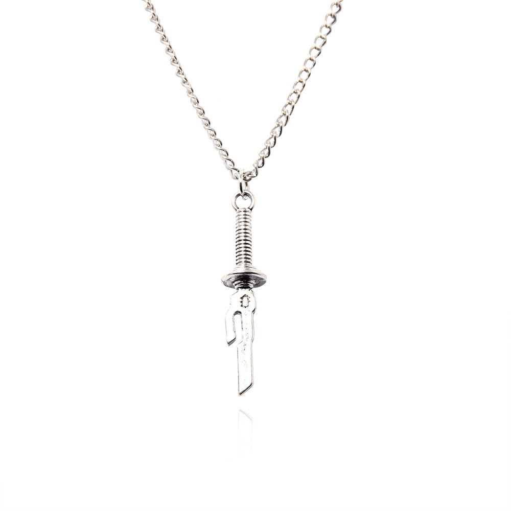 Nuova collana personalizzata di moda transfrontaliera con ciondolo in metallo a forma di spada nera, accessori a tema anime_voghion.com