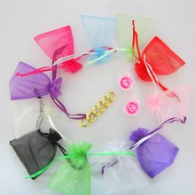 �F؛7*9���K�W����ɫ�YƷ�Ʒ���b�� ѩ���W�������ڼ����� ��ɫ