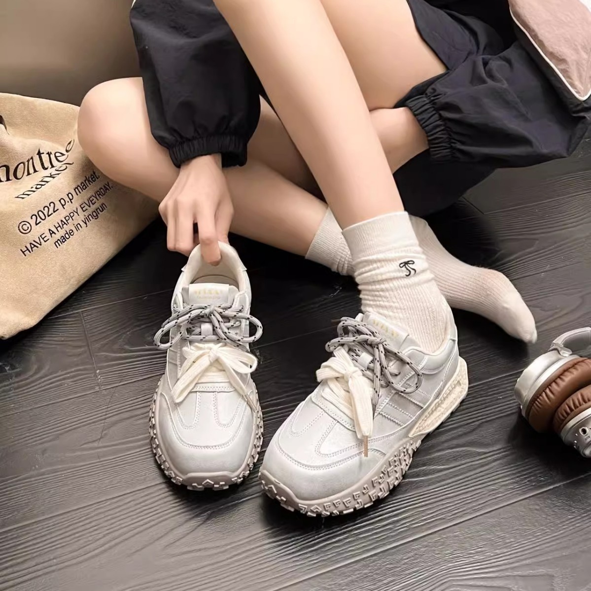 Chaobunan zapatos Gump con suela gruesa para mujeres 2025 primavera nuevos zapatos de entrenamiento alemán con suela suave de moda zapatos de deporte casuales transpirables