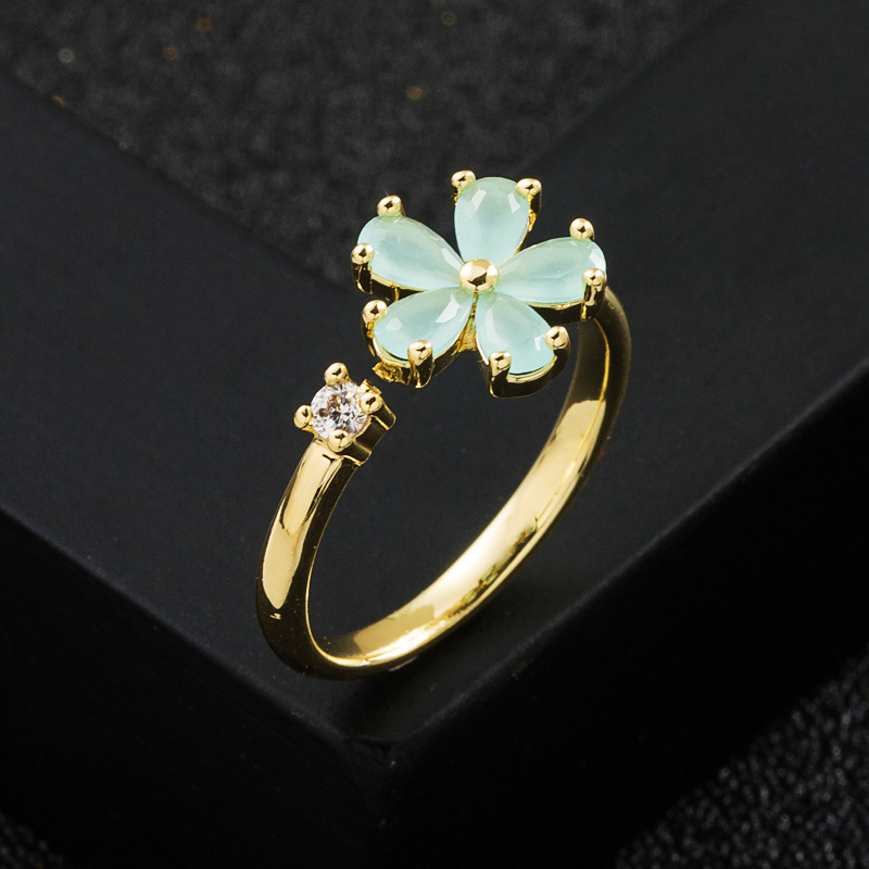Fashion New Copper Gold-plated Micro Inlaid Zircon Flower-shaped Ring Female display picture 4