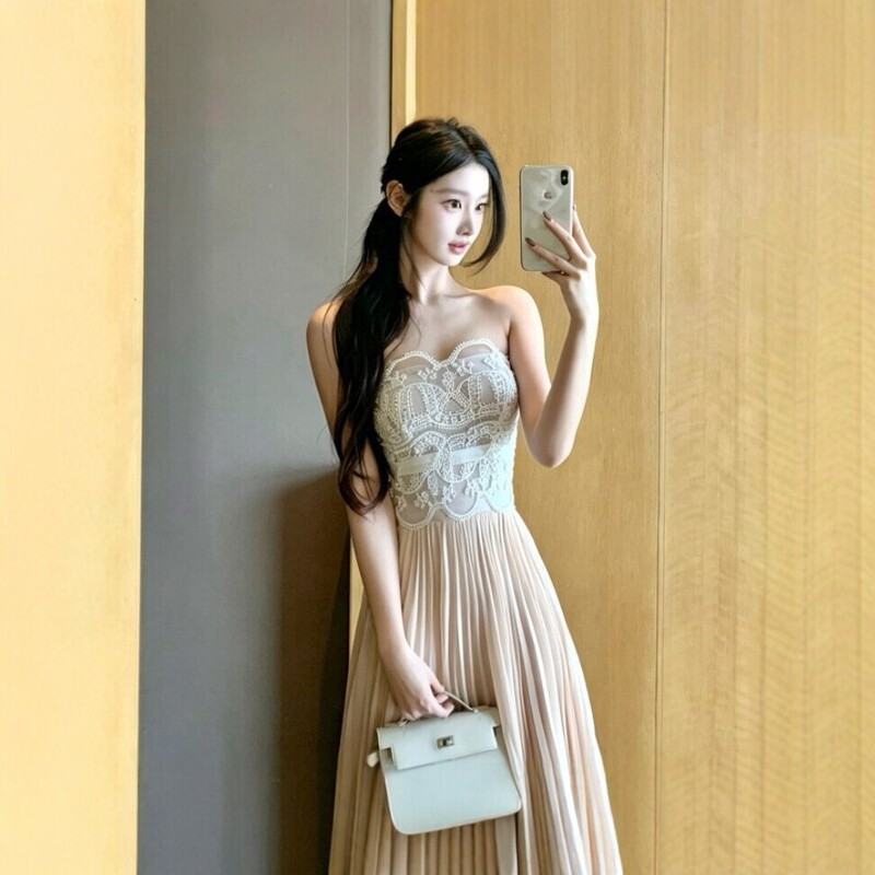 Cross-border lace embroidered backless lace camisole for women, pure and alluring style, slim fit, suitable for outerwear or layering Cross-border lace embroidered backless lace camisole for women, pure and alluring style, slim fit, suitable for outerwear or layering