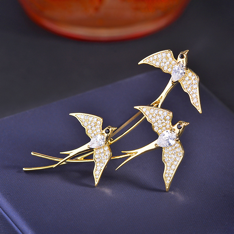 New Fashion Personalized Swallow Brooch Niche Design Sense Micro-inlaid Zirconium Corsage High-grade Exquisite Suit Jacket Pin