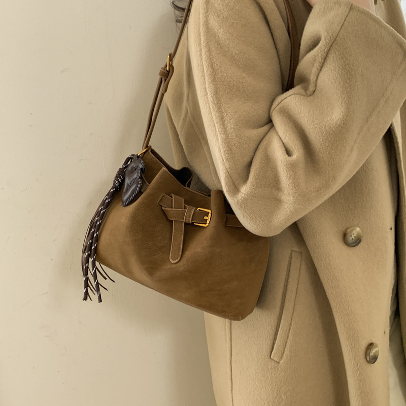 Niche Retro Market Basket Tote Bag For Women 2025 New Suede Brown Bucket Bag Shoulder Crossbody Cloud Bag - Thumbnail 3