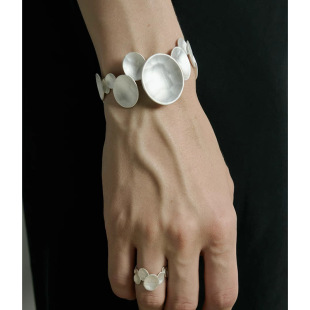 New European and American irregular round white bracelet ring light luxury niche design high-end fashion versatile jewelry wholesale