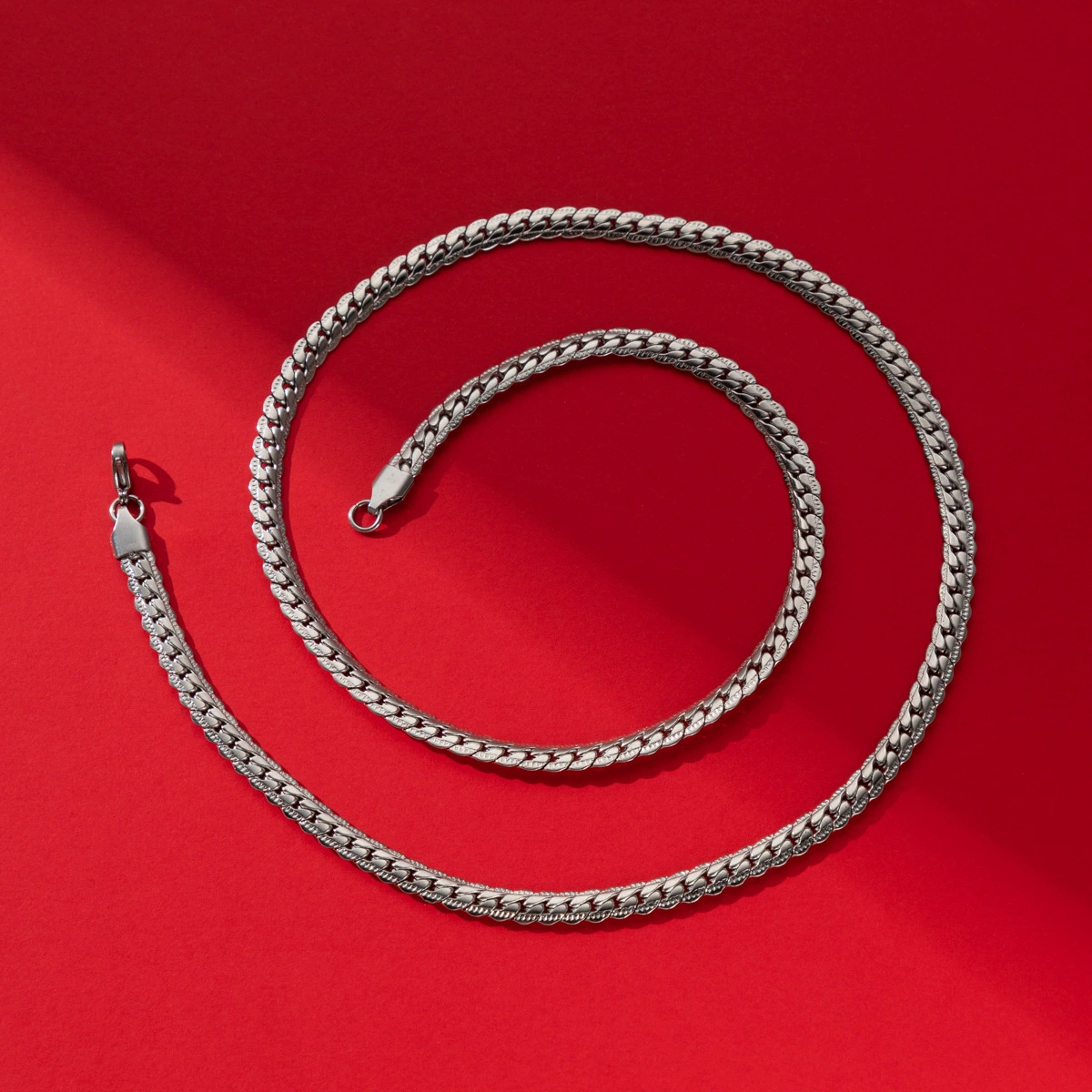 Европейский и американский кубинский ожерелье тренд хип-хоп толстая цепочка титановой стали зашифрованная цепочка тиснения для мужчин и женщин