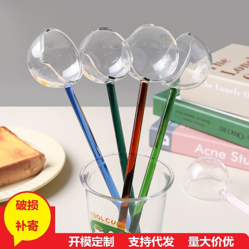 Fábrica creativa leche postre cuchara de color de vidrio hecho a mano boca puntiaguda cuchara sopa hogar boca oblicua hervida cuchara de vidrio de vino tinto
