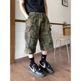 美式复古军绿色迷彩工装七分裤男女高街破洞宽松阔腿情侣休闲短裤