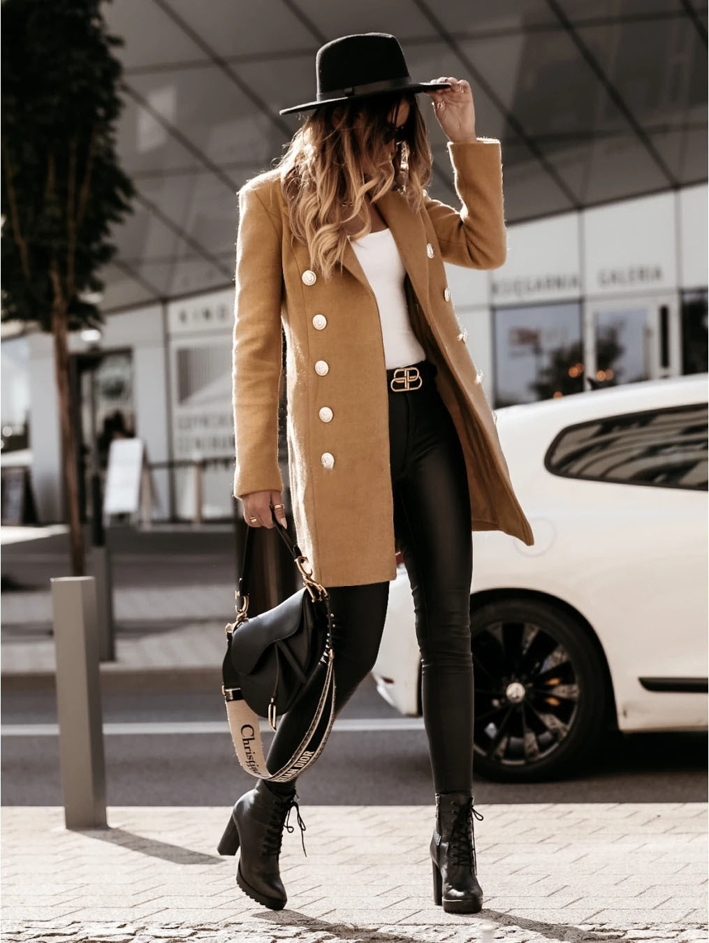 Women's British Style Solid Color Button Double Breasted Coat Woolen Coat display picture 3