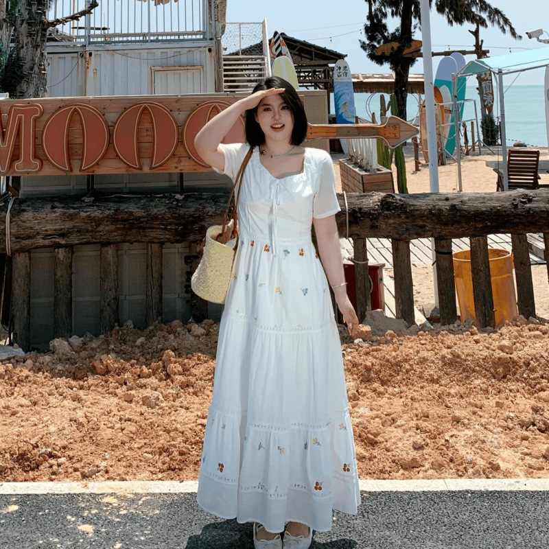 Plus-Size Women's 2026 Summer New Style Gentle and Sweet Embroidered Dress, Fashionable Square-Neck Waist-Cinching Slimming Long Dress for Women