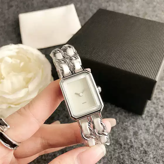 Taiwan Hot Item Vintage Swarovski Swan Women's Fashion Watch with Leather Strap and Two Bracelets Set