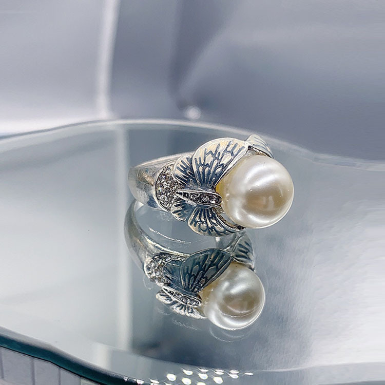 1 Piece Fashion Butterfly Alloy Inlay Rhinestones Pearl Womenu0027S Rings