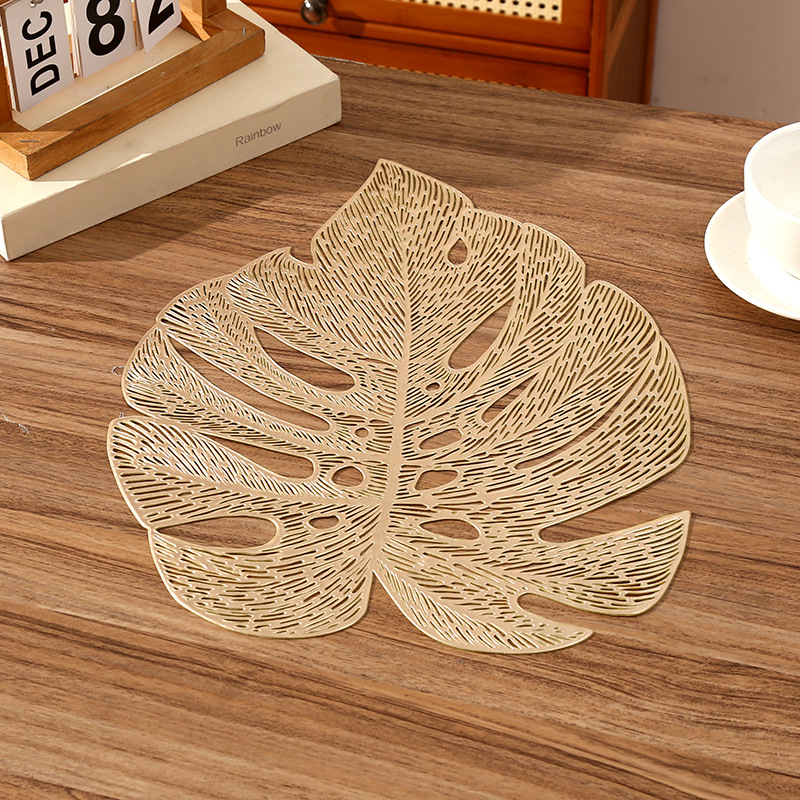 Mantel de PVC en forma de hoja romántica francesa, diseño de hoja creativa, cojín de aislamiento de restaurante de lujo simple y ligero, cojín impermeable
