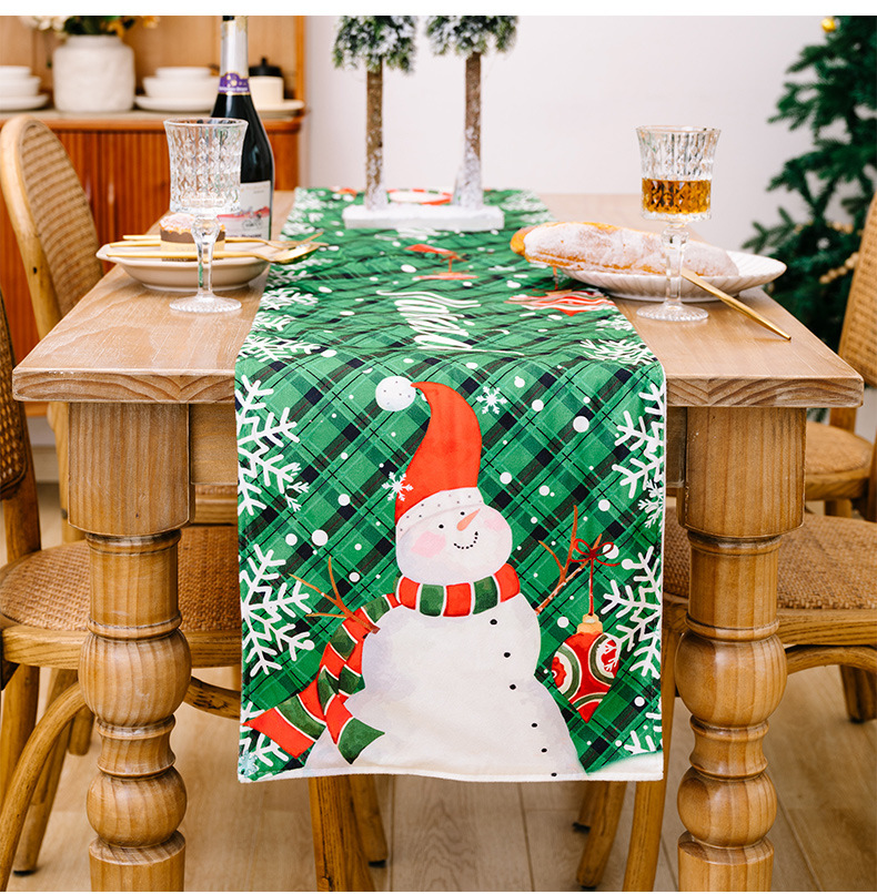 Christmas New Christmas Table Runner Red and Green Snowflake Plaid Snowman Table Runner for the Elderly Home Atmosphere Decorations_voghion.com