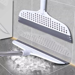 シリカゲルマジックスイーパーがトイレのワイパーを掃除します。