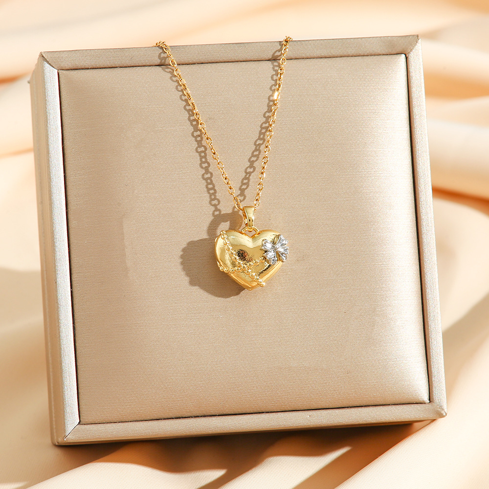 1 Piece Quantity Casual, Daily, Shopping Occasion Wholesale Jewelry Simple Style Heart Shape Bow Knot Titanium Steel Copper 18K Gold Plated Mixed Metal Pendant Necklace Cable Chain