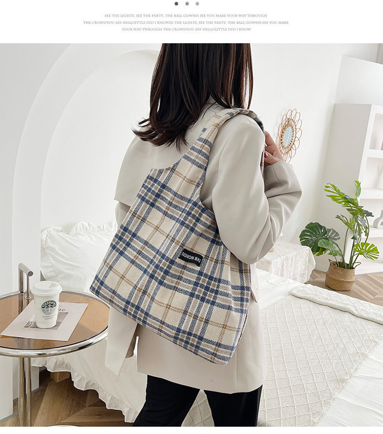 New Korean-style retro versatile and artistic tote bag for women in autumn and winter 2022, thickened woolen checkered pattern, single-shoulder bag undefined