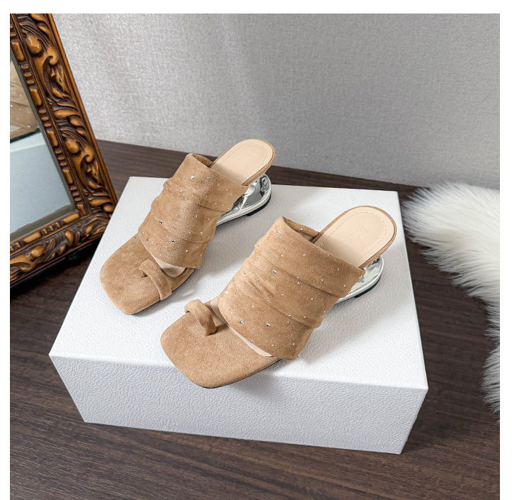 Giày sandal nữ gót 6 cm mũi vuông giấu gót, thiết kế xếp ly chấm bi, gót dị hình — Màu nâu, Màu trắng chi tiết 16