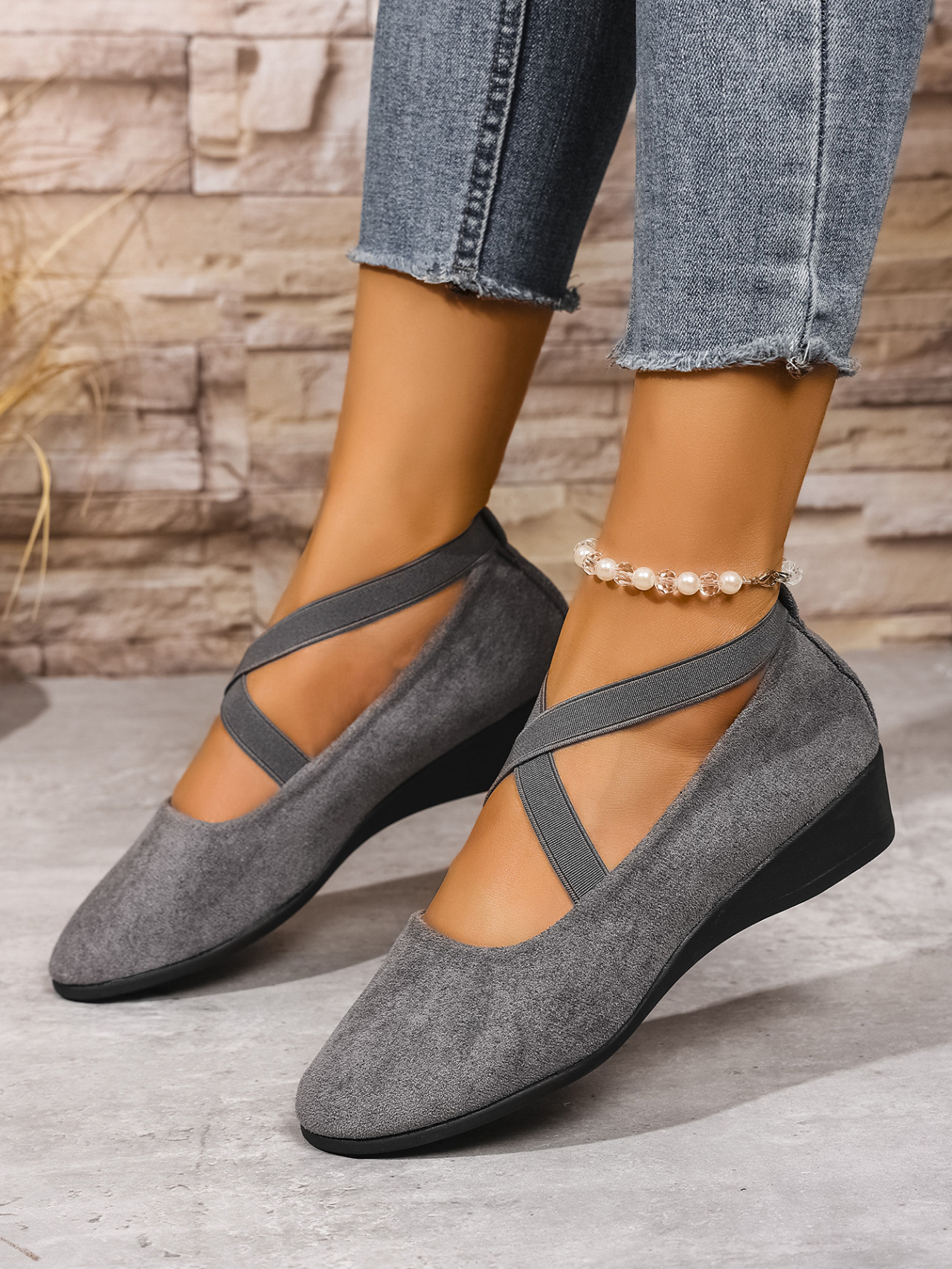Chaussures compensées en daim pour femme avec bande élastique_voghion.com