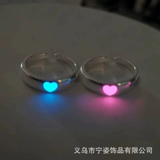 日韩新款潮夜光爱心戒指女可爱甜美百搭小众时尚闺蜜情侣开口戒指