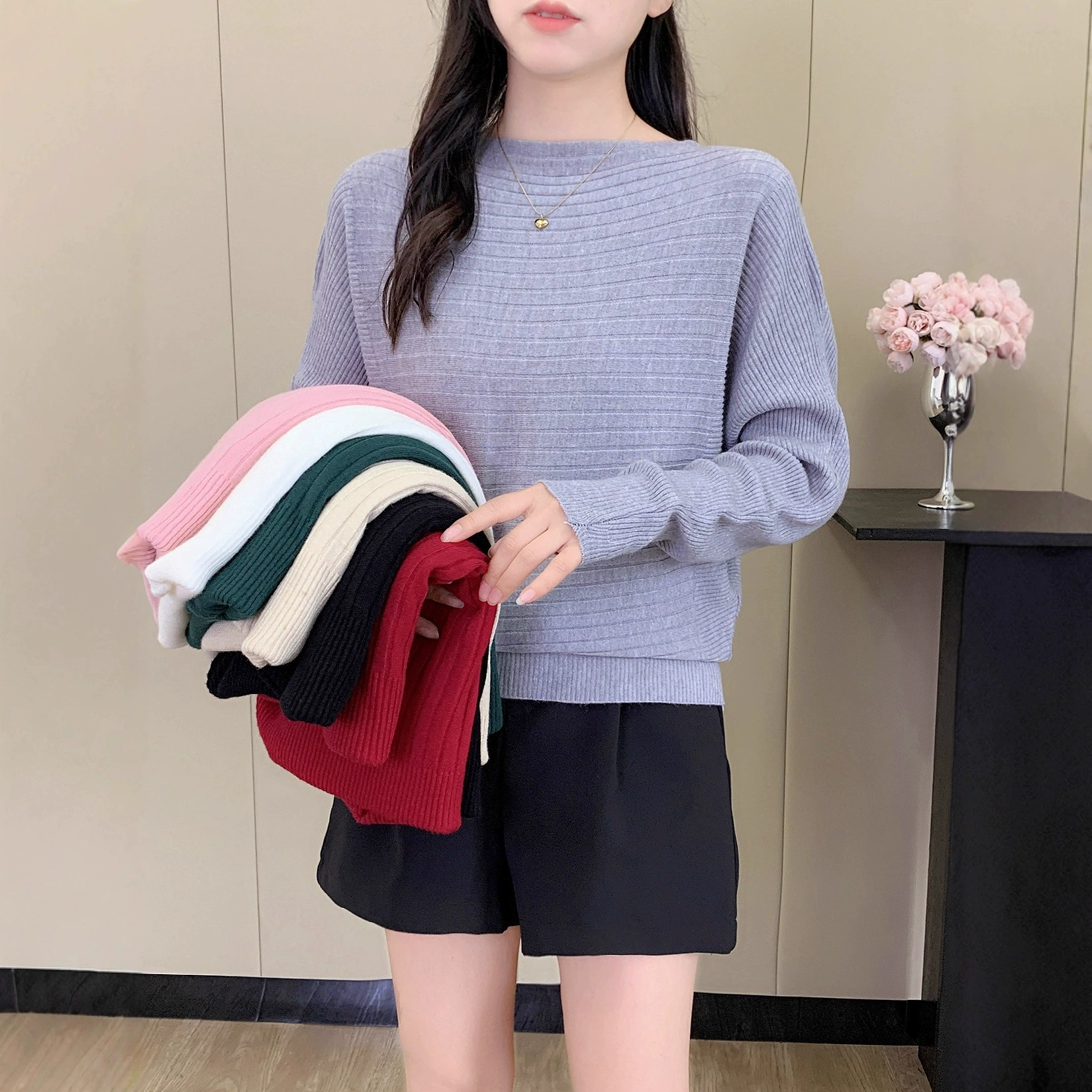 Летучая мышь рукава свитер женский 2024 новый свободный воротник нижний свитер с длинными рукавами свитер короткий красный топ весна и осень