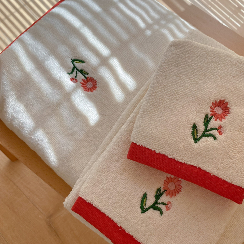 Colorful Edge Flower ins Korean Style Embroidery Household Towel Cotton Embroidered Face Square Towel Soft Adult Bath Towel Face Towel