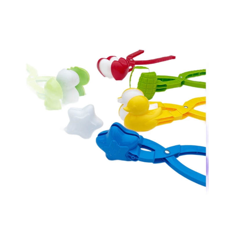 雪玉は子供のおもちゃネットの赤い雪のボールを挟んで髪を挟みます。